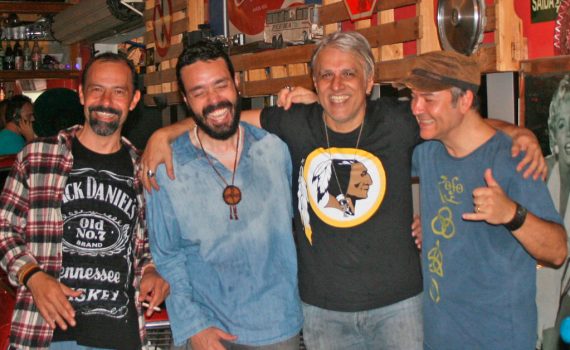 Indio Joe no Old School Rock Bar