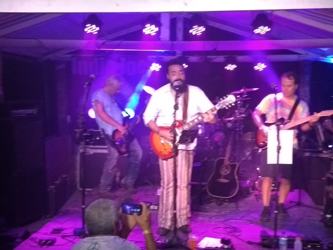 Indio Joe toca no Sitio Rock 2019