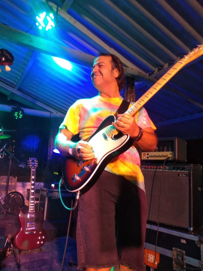 Indio Joe toca no Sitio Rock 2019