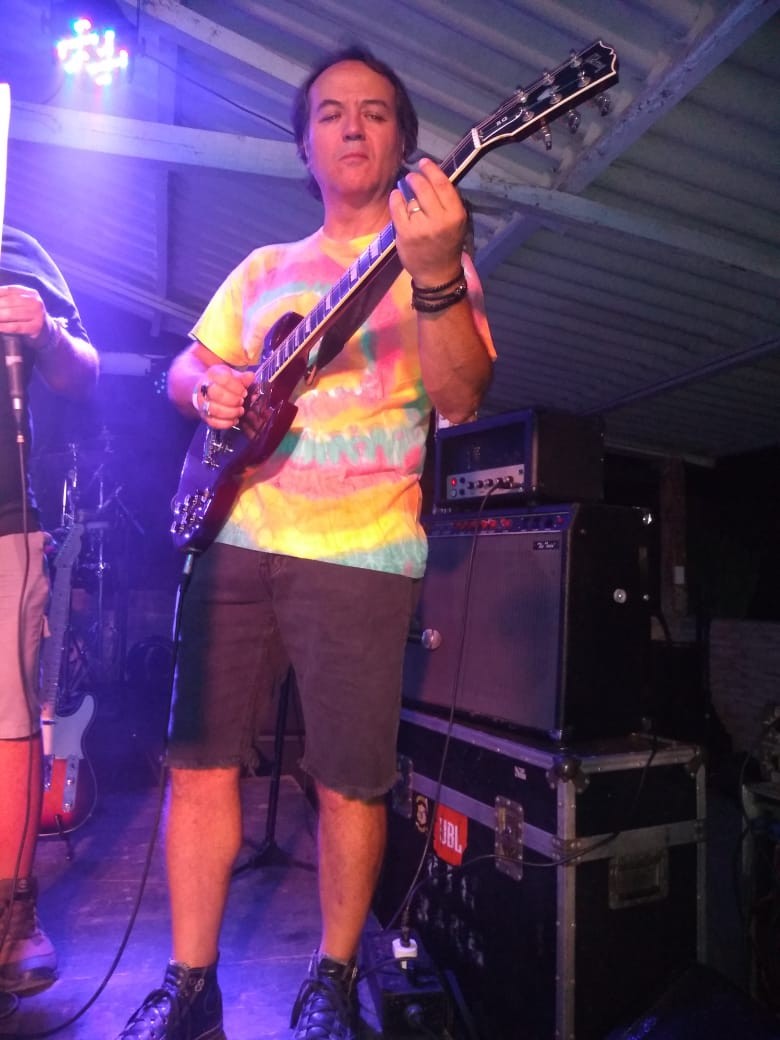 Indio Joe toca no Sitio Rock 2019