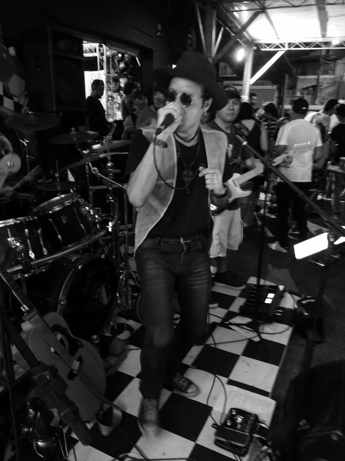 Indio Joe no Old School Rock Bar