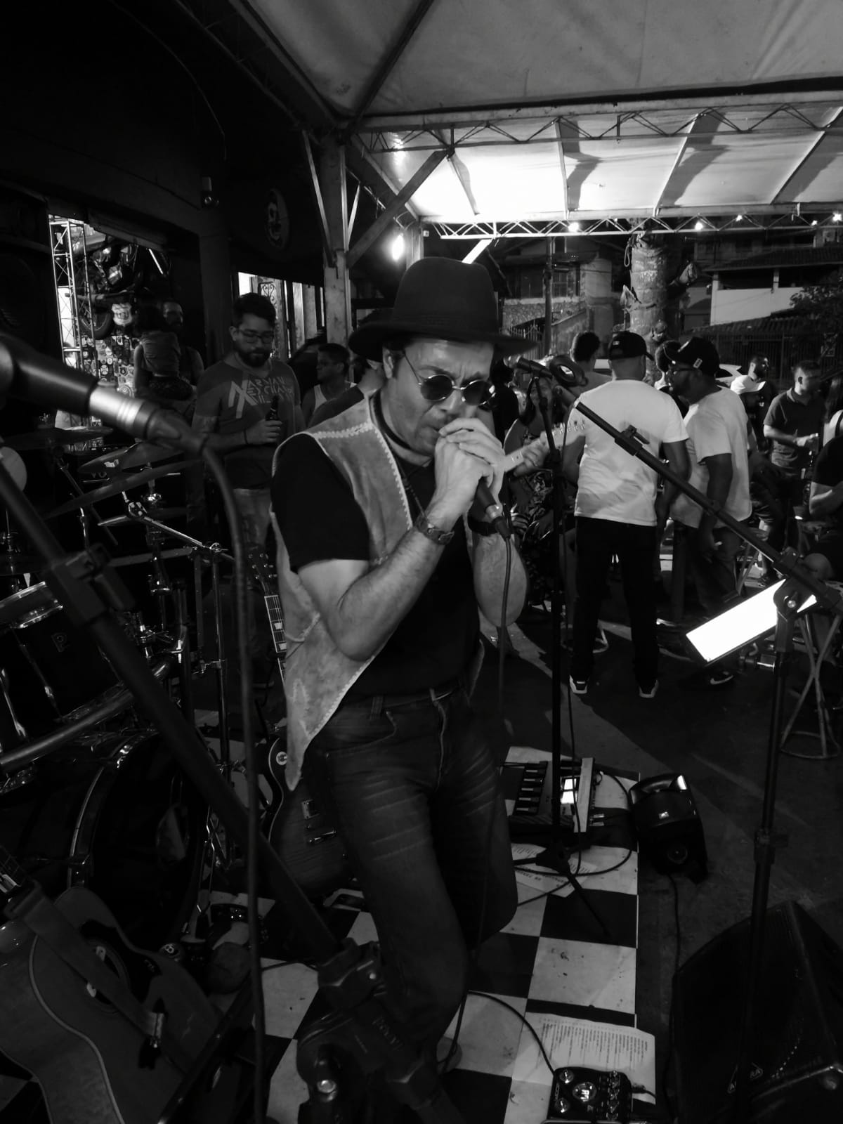 Indio Joe no Old School Rock Bar